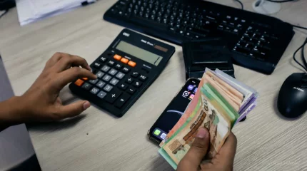 Ақтөбе облысында мектеп есепшілері өздеріне артық ақша аударған