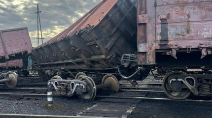 Поезд сошел с рельсов под Шубарколем