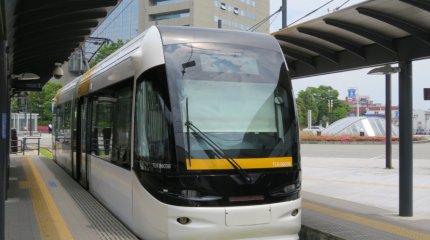 Объявлен набор операторов поездов LRT с обучением в КНР