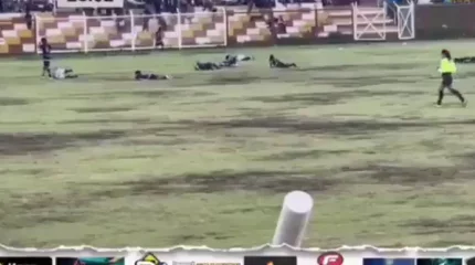 Перуде футбол матчында екі ойыншыны найзағай соғып, біреуі қайтыс болды