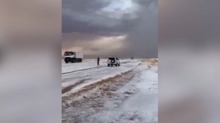 Сауд Арабиясында алғаш рет қар жауды