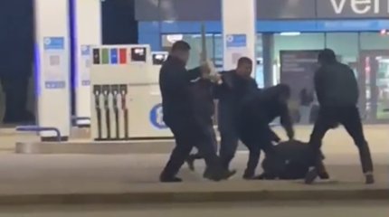 Массовую драку на АЗС засняли в Уральске
