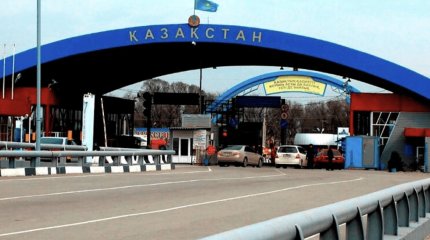 Сотни грузовиков скопились на казахстанско-российской границе