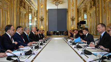 Мемлекет басшысы Франция Президентімен кеңейтілген құрамда келіссөз жүргізді