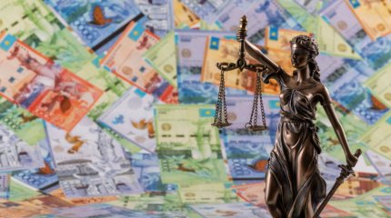 Астанада мектеп директоры 8 млн теңге жымқырған