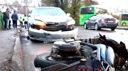 Мопед пен автокөлік соқтығысып, 26 жастағы қыз қаза тапты