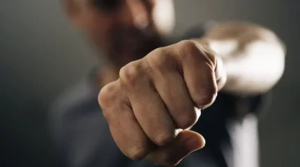 Талдықорғанда бейтаныс әйелге шабуыл жасаған ер адам ұсталды