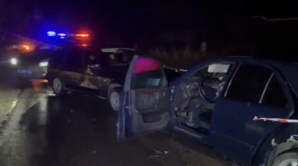 Алматы облысында үш көлік соқтығысып, бір адам қаза тапты