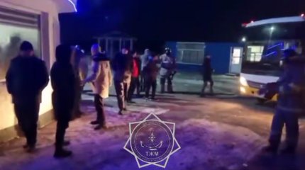 Автобус с узбекистанцами сломался на трассе близ Сарышагана