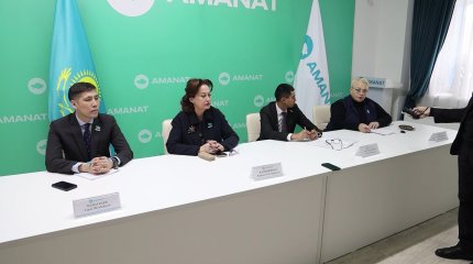 "Полностью решили вопрос с интернетом в школах Костаная", - члены партии «AMANAT»