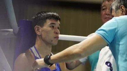 Өзбек боксшысының өрескел ереже бұзғанынан кейін Абылайхан Жүсіповке Азия чемпионы атағы берілді