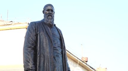 Абай облысында Шәкәрім Құдайбердіұлының ескерткіші бой көтерді