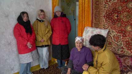 «Астана жастары» еріктілер ұйымы қарт жандарға көмектесті