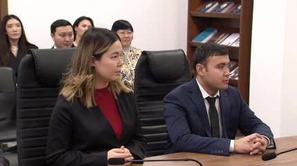 В столице вручили сертификаты на квартиры молодым ученым