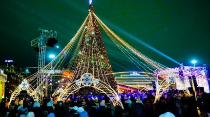 Астана зажгла новогодние огни (ВИДЕО)