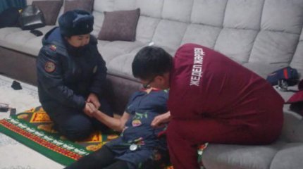 Пенсионерка пыталась выпрыгнуть из окна в Усть-Каменогорске