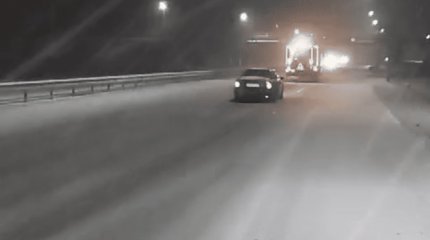 На юге Казахстана ограничили движение на трассах