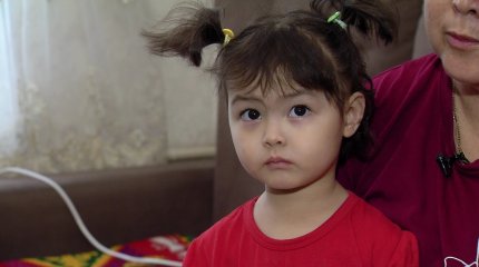 Астаналық 3 жасар Аруна бір құлақсыз дүниеге келген