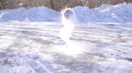 Опасность «бомбочек» протестировали спасатели (ВИДЕО)