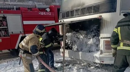 Оралда жолаушылар автобусы өртеніп кетті