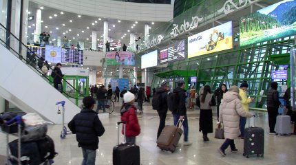 «Ұшақ билеті қымбат, көп кешігеді»: депутаттар Air Astana басшысына шүйлікті