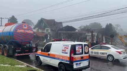 В Бразилии самолёт упал на городской квартал, все пассажиры погибли