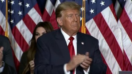 Избранный президент США Дональд Трамп продолжает шокировать  общественность своими эпатажными заявлениями