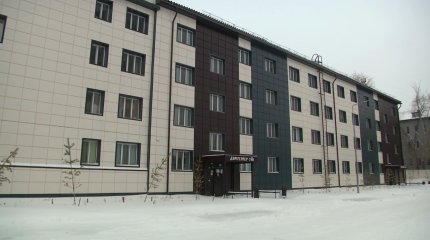 94 сотрудника больниц и поликлиник получили квартиры в Караганде