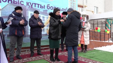 48 семей в селе Теректы Западно-Казахстанской области получили квартиры в рамках предвыборной программы партии «AMANAT»