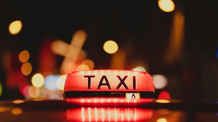 Новые требования для таксистов вступают в Казахстане