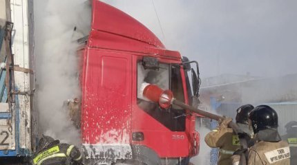 Грузовик загорелся под Карагандой