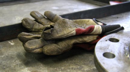 Госсоветник выразил мнение о повышении престижа рабочих профессий