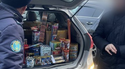 Тысячи опасных фейерверков и петард изъяли в Астане