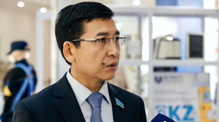 Асхат Аймағамбетов қазақ тілін қалай дамытуға болатынын айтты