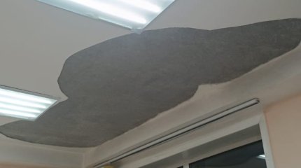 Трое детей пострадали в результате обрушения потолка в школе Петропавловска