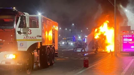 Астанада жолаушылар автобусы өртенді