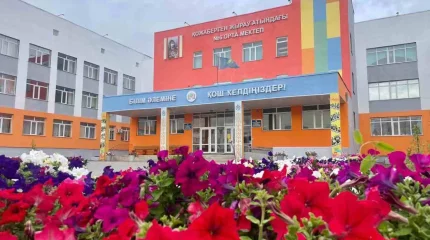 Үш оқушы жарақат алған: Петропавлда төрт жыл бұрын салынған мектептің төбесі опырылып түсті