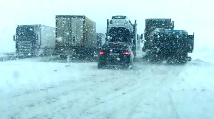 Об опасных условиях на дорогах в четырех областях Казахстана предупредили водителей