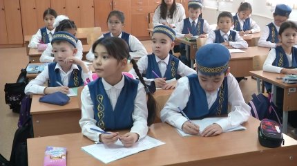 Қарағандылық мұғалімге "Ұстаз – ұлт айнасы" төсбелгісі табысталды