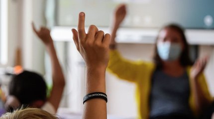 В одной из школ ВКО работали люди с уголовным прошлым