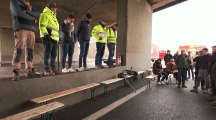 Осада Парижа: французских фермеров поддержали коллеги из других стран