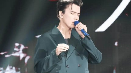 Димаш Қытайдың басты телеарналарында Айдаһар жылына орай өнер көрсетті