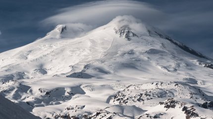 Казахстанский альпинист застрял на горе Эльбрус