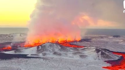 Жутко красиво: тонны раскаленной лавы накрыли инфраструктуру городов Исландии