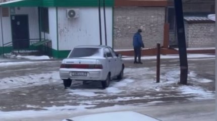 Уральцы достали коньки, чтобы добраться до работы