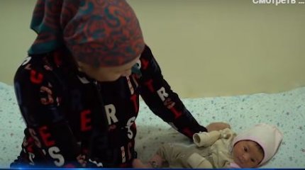 Фонарь телефона стал единственным источником света во время родов женщины в Шымкенте