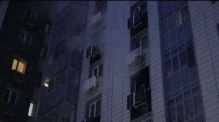 Астанада көпқабатты үйдегі пәтер өртенді: 30 адамды қауіпсіз жерге көшірілді