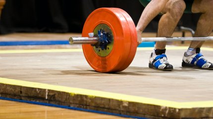 20 жастағы спортшы ауыр атлетикадан Қазақстан чемпионы атанды