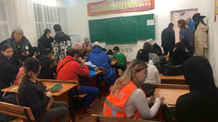 Психологи работают со спасенными на дорогах в области Абай