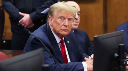 Суд в США обязал Дональда Трампа выплатить более 350 миллионов долларов